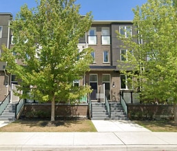 Building Photo - 15 Heron Park Pl