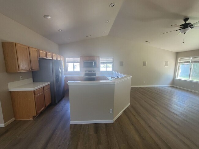 Foto del edificio - Stylish 3-Bedroom in Prime West Richland L...