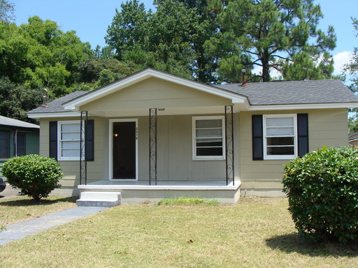 Primary Photo - 2216 Mosley St