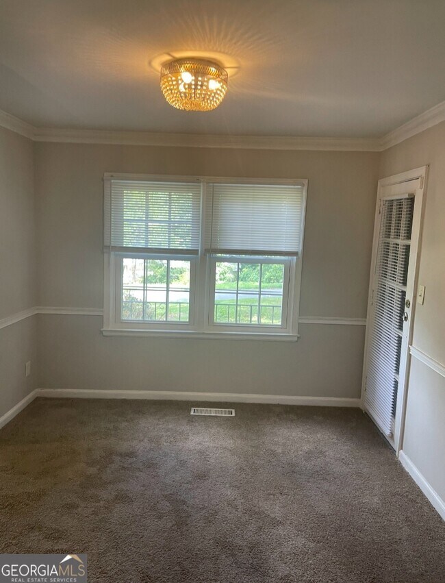 Foto del edificio - 1589 Pinehurst Dr SW