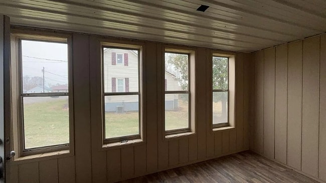 Building Photo - 409 Mammoth Cave St
