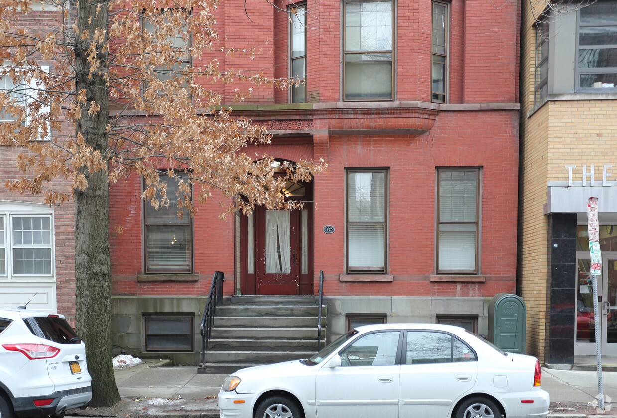 Building Photo - 318 State St