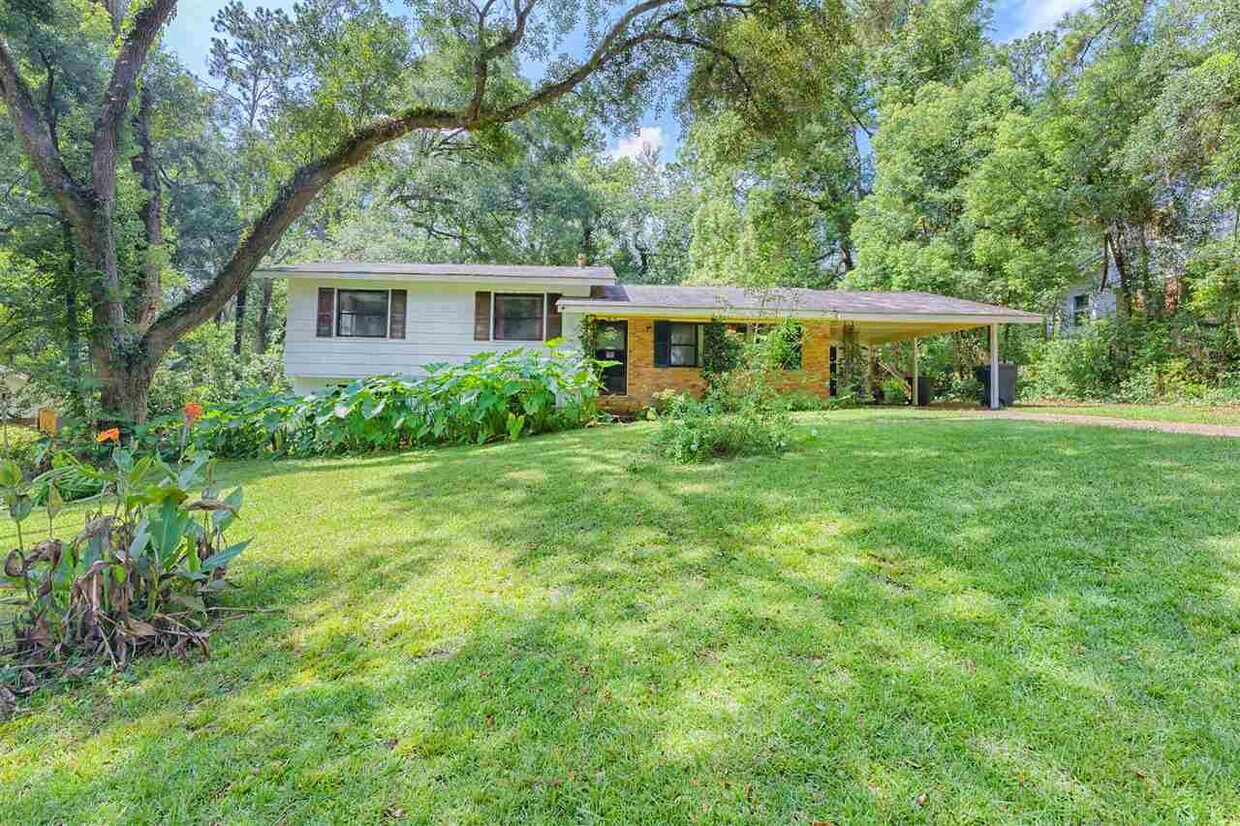 Foto principal - 1907 Sunset Ln