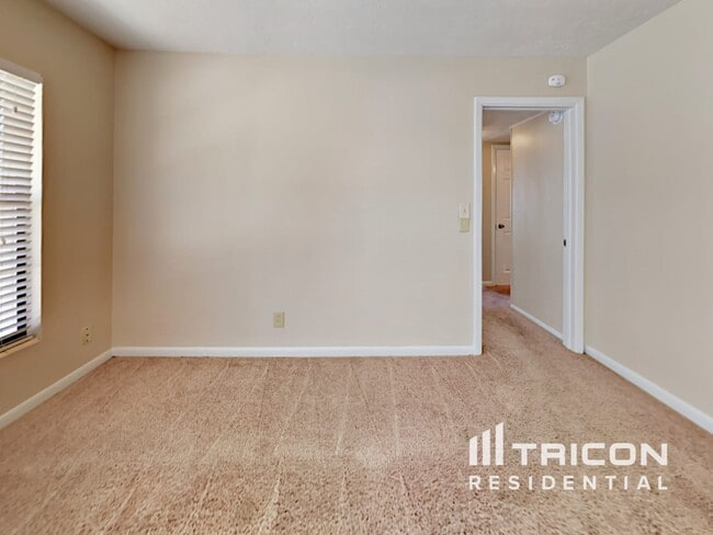 Building Photo - 10506 Dodd Rd