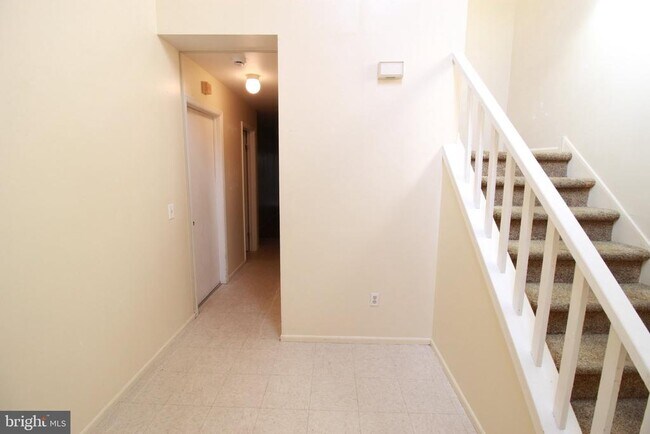 Building Photo - 12 Coriander Dr