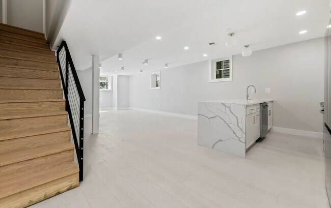 Foto del edificio - 227 Princeton St