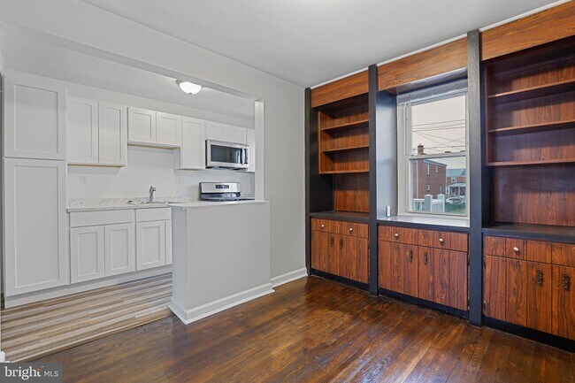 Building Photo - 7914 St Claire Ln
