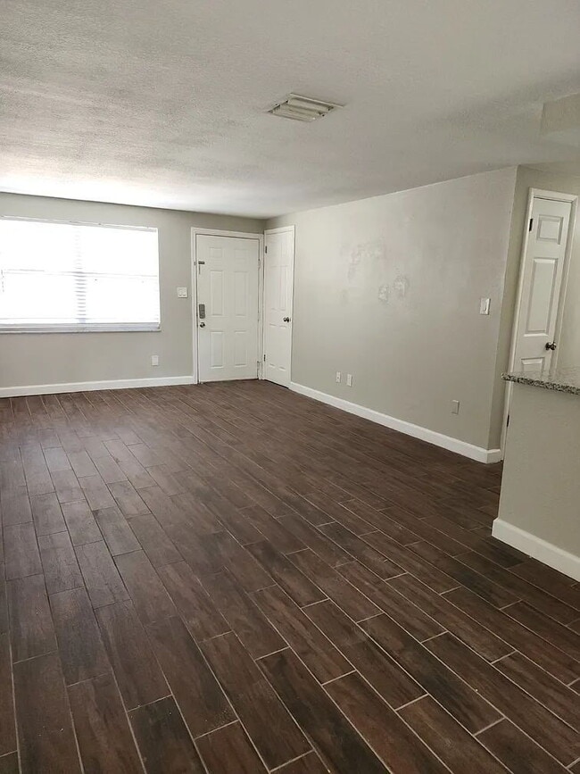 Foto del edificio - 1414 Coppertree Dr