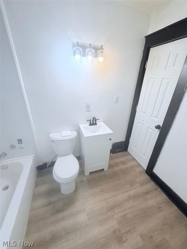 Foto del edificio - 2791 E 127th St