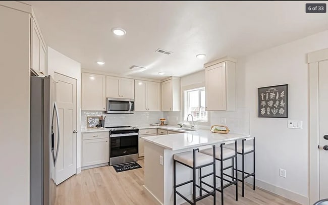 Building Photo - BEAUTIFUL 3 Bed 2.5 Bath Townhome Available!