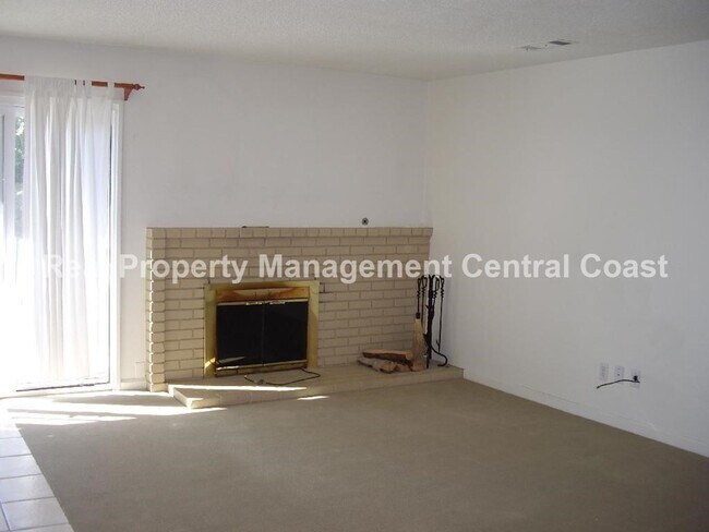 Building Photo - AVAILABLE AUGUST - Light and Airy Laguna L...