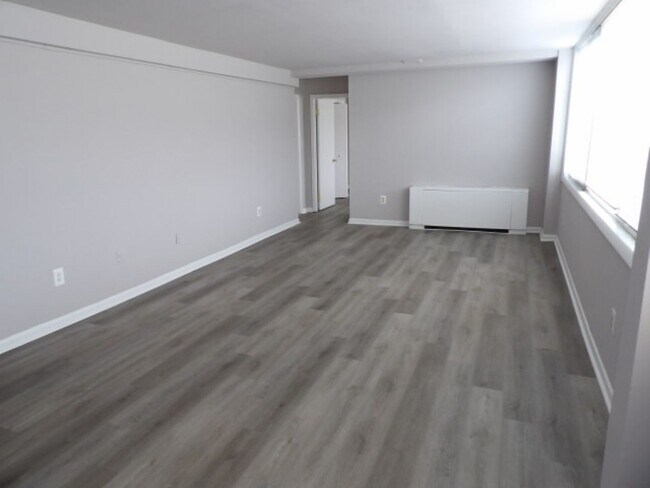 Foto del edificio - Rarely available and beautifully gut renov...