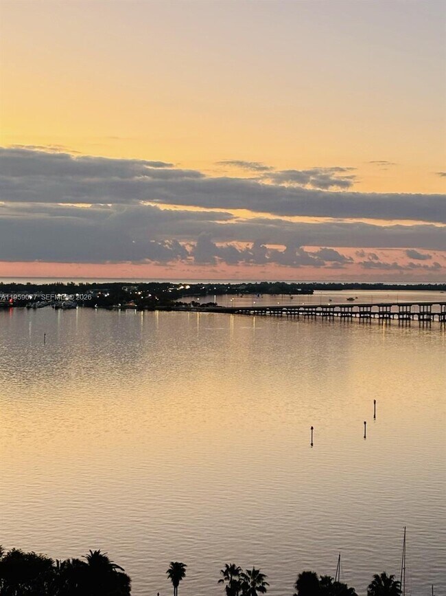 Foto del edificio - 151 SE 15th Rd