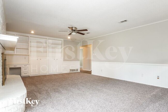 Foto del edificio - 1424 Wreyhill Dr
