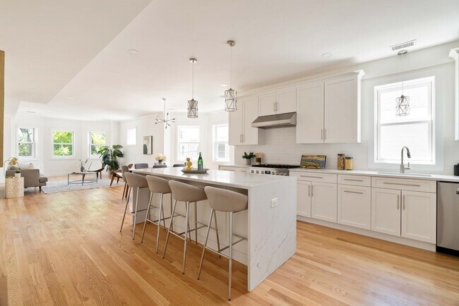 Building Photo - 23 Franklin St