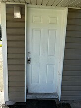 Building Photo - 117 5th St NE