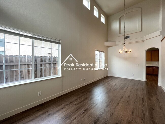 Building Photo - Spacious 5bd/3ba Elk Grove Home With 3 Car...