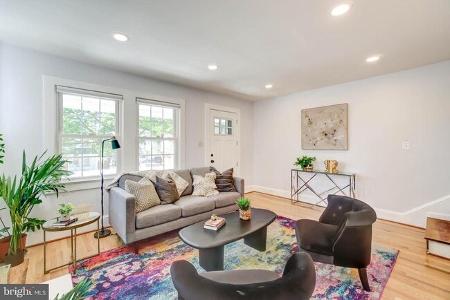 Foto del edificio - 6211 5th St NW