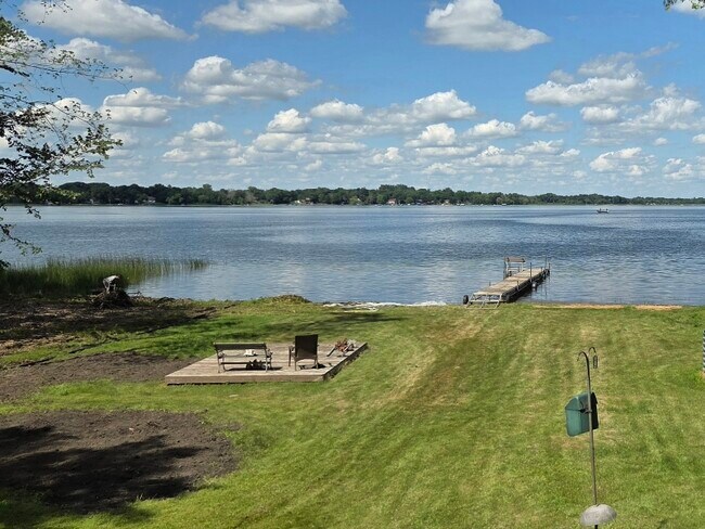 Foto del edificio - 3311 Interlachen Dr NE