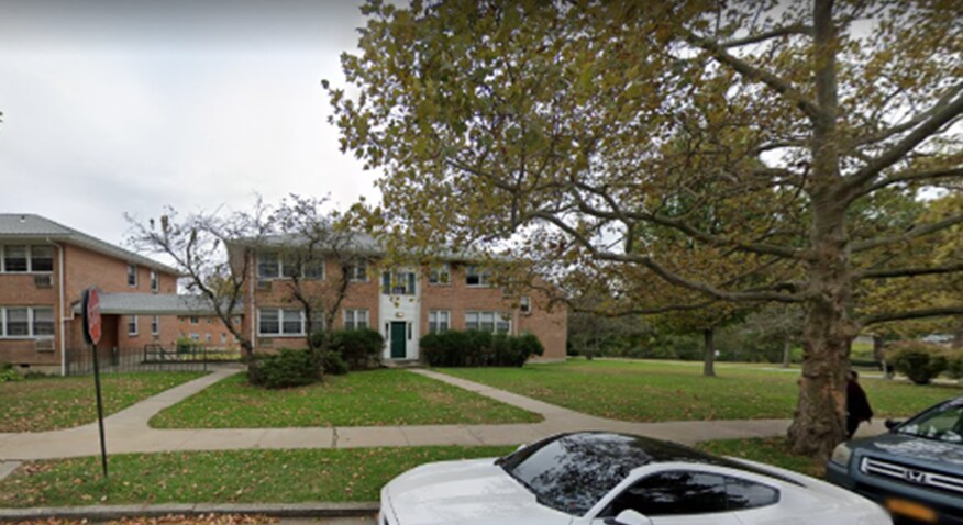Primary Photo - 60 Shoreview Dr