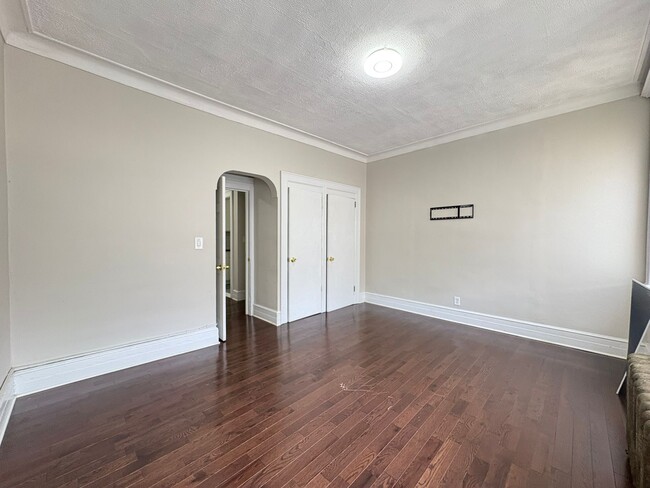 Building Photo - 264 Palisade Ave