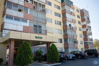 Building Photo - 16410 Miami Dr