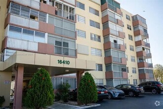 Building Photo - 16410 Miami Dr