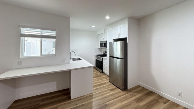 Foto del edificio - 3630 Midvale Ave