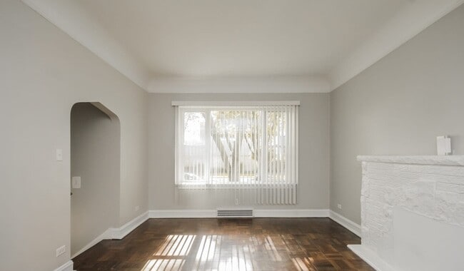 Building Photo - 4836 W Fletcher St