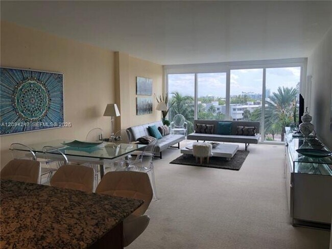 Foto del edificio - 10275 Collins Ave