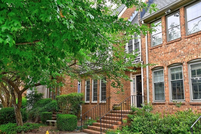 Foto del edificio - DOWNTOWN NORFOLK TOWNHOUSE