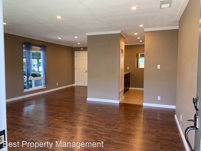 Building Photo - 2 br, 1 bath House - 5564 Roundtree Ter.