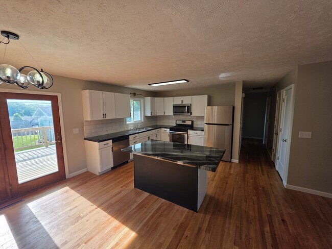 Foto del edificio - 1802 Key Way Dr