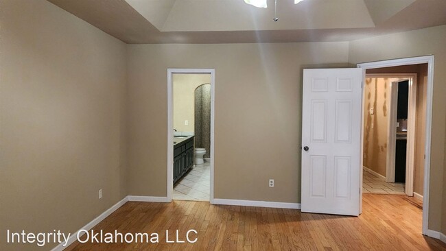 Building Photo - 3 br, 2 bath House - 2400 Santa Fe Circle