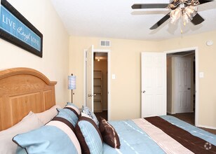 Bedroom - Summit on the Lake in Fort Worth TX