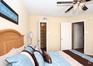 Bedroom - Summit on the Lake in Fort Worth TX