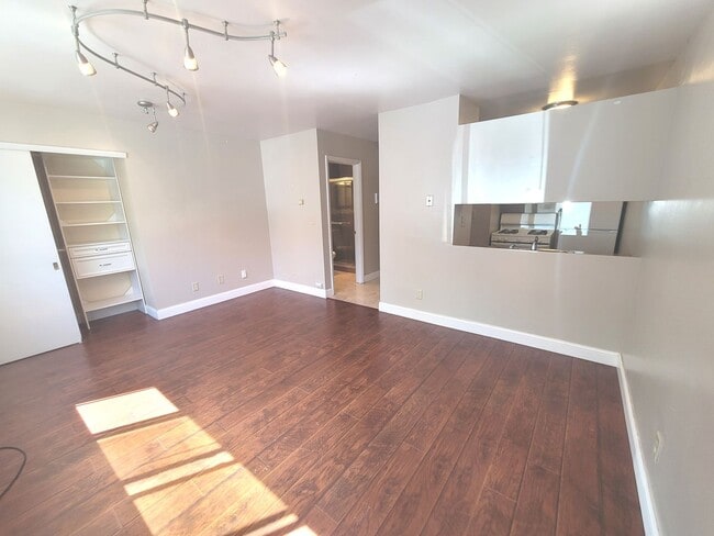Interior Photo - 1620 Marshall