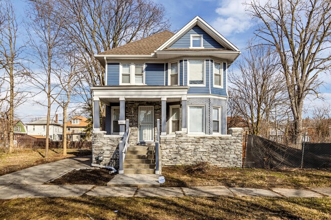 Building Photo - 275 Woodland St