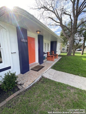 Foto del edificio - 2102 W Mistletoe Ave