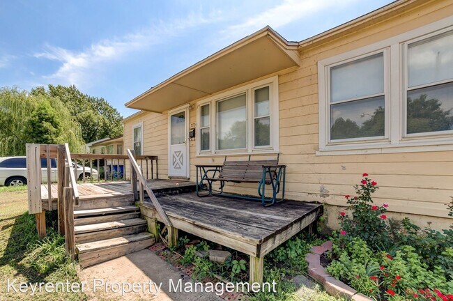 Building Photo - 3 br, 1 bath House - 7724 E Independence St