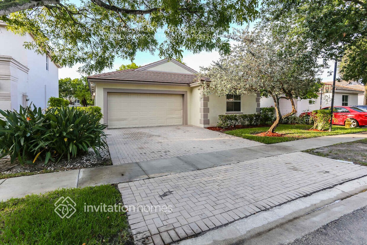 Foto principal - 7333 NW 1st Manor
