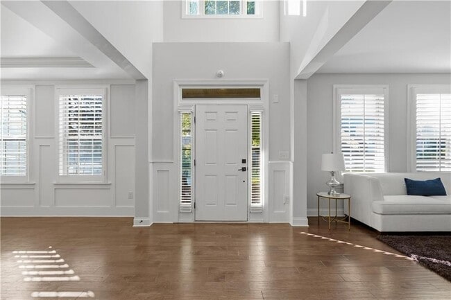 Building Photo - 2530 Maple Ridge Ln