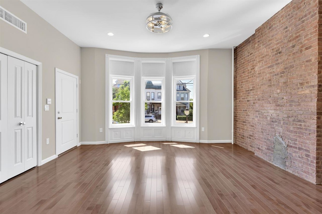 Foto principal - 2412 Palisade Ave