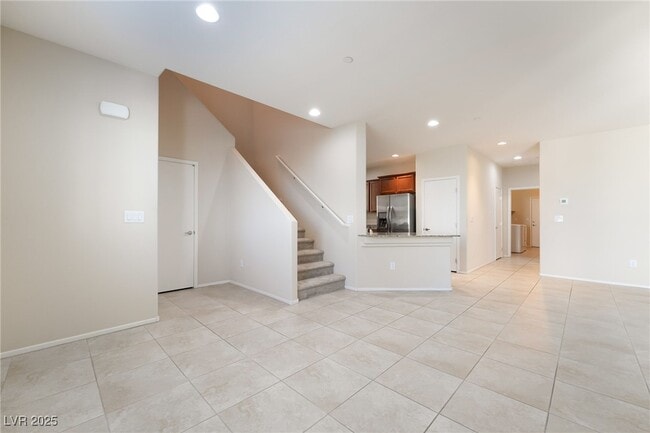 Building Photo - 6111 Scarlet Leaf St