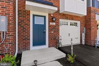 Building Photo - 7903 Tanbridge Ln