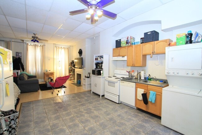 Building Photo - 2004 Chestnut St