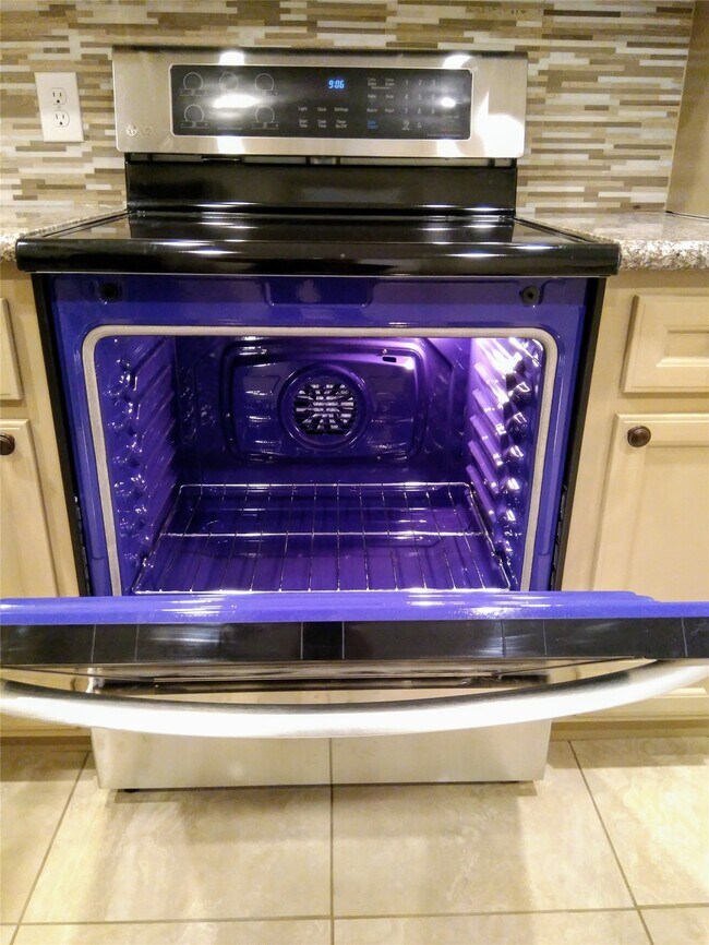 Building Photo - 3340 Blodgett St