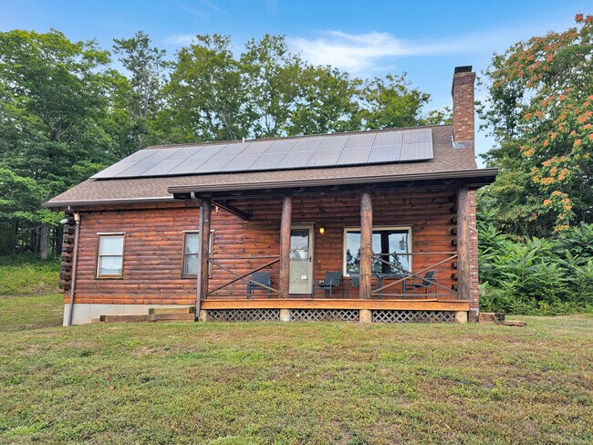 Foto del edificio - 698 Leetes Island Rd