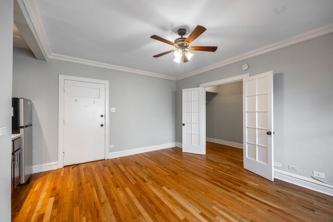 Building Photo - 4737 N Hermitage Ave