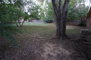 Foto del edificio - 3 Bed 1.5 Bath Total Electric, Fenced Back...